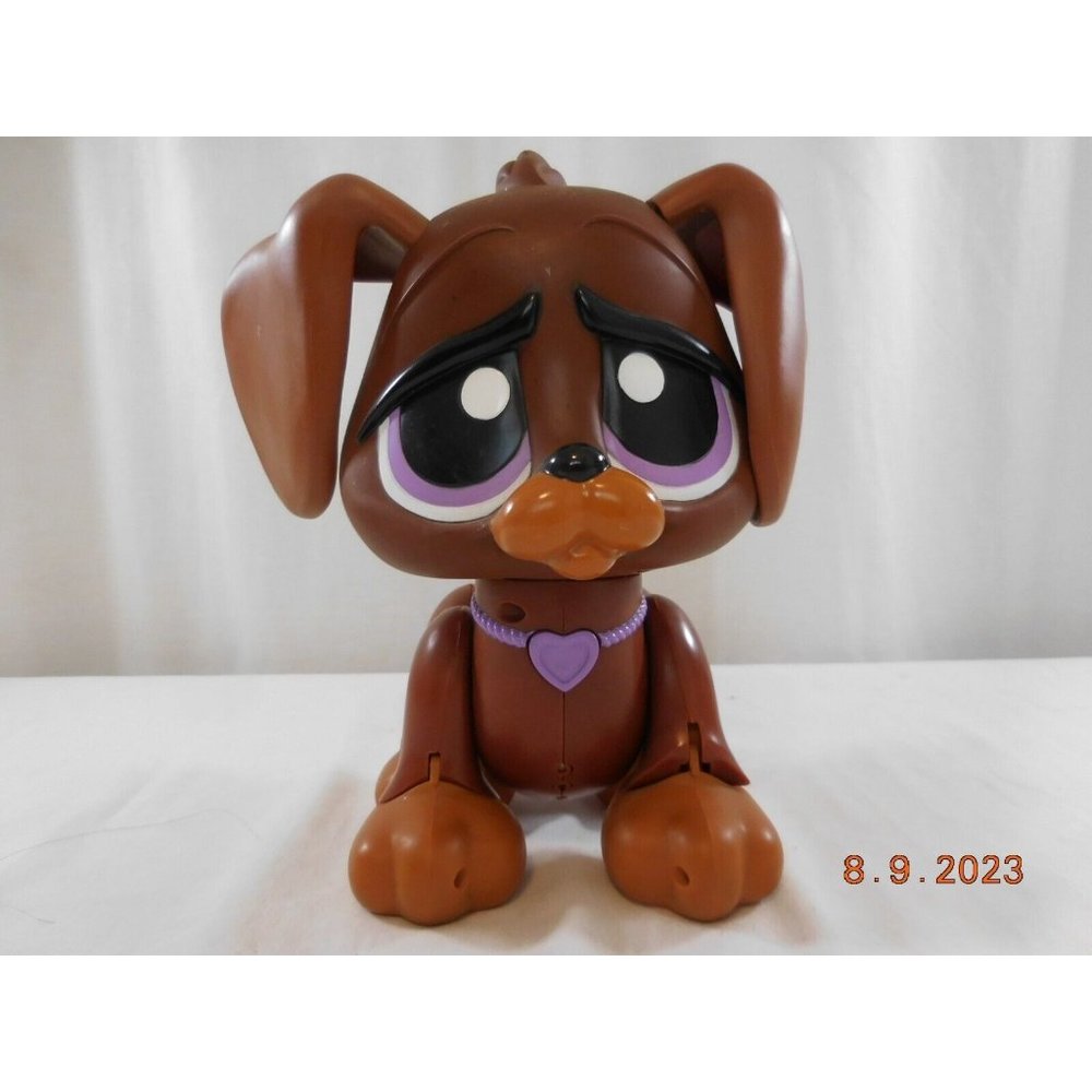 Littlest Pet Shop Brown Blue Eyes Walking Dog 9” x 7” Tested Works  TM & MGA Toy